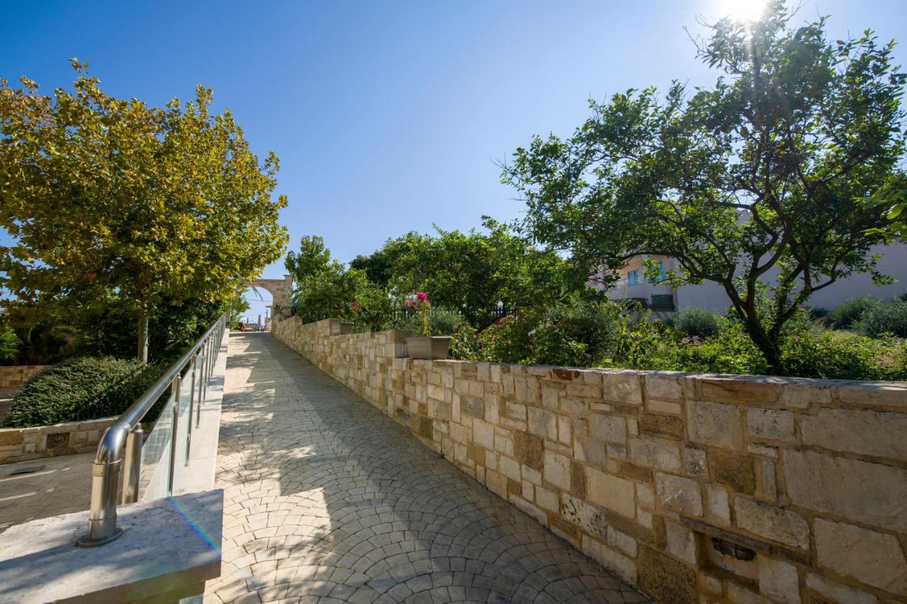 Isida Hotel Agia Marina المظهر الخارجي الصورة