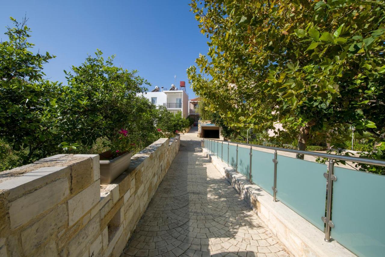 Isida Hotel Agia Marina المظهر الخارجي الصورة