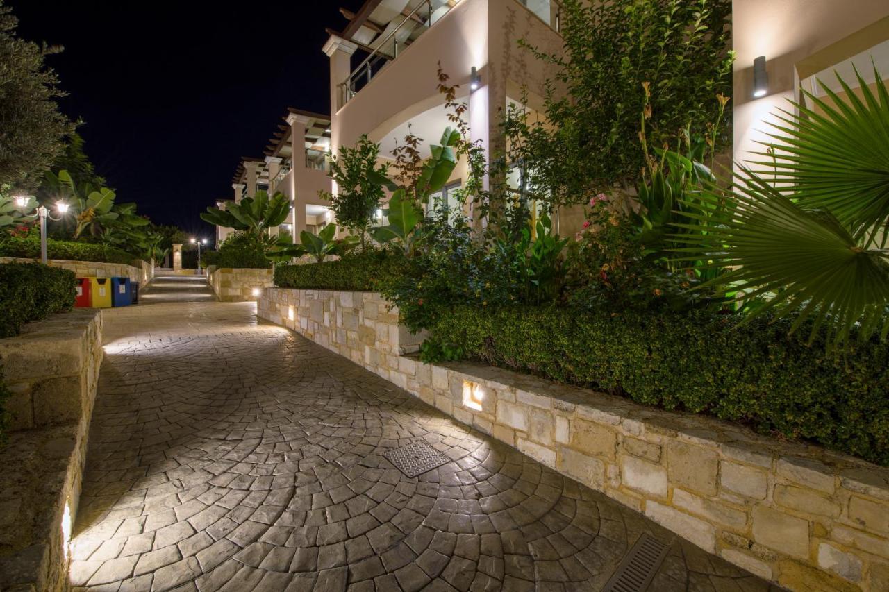 Isida Hotel Agia Marina المظهر الخارجي الصورة