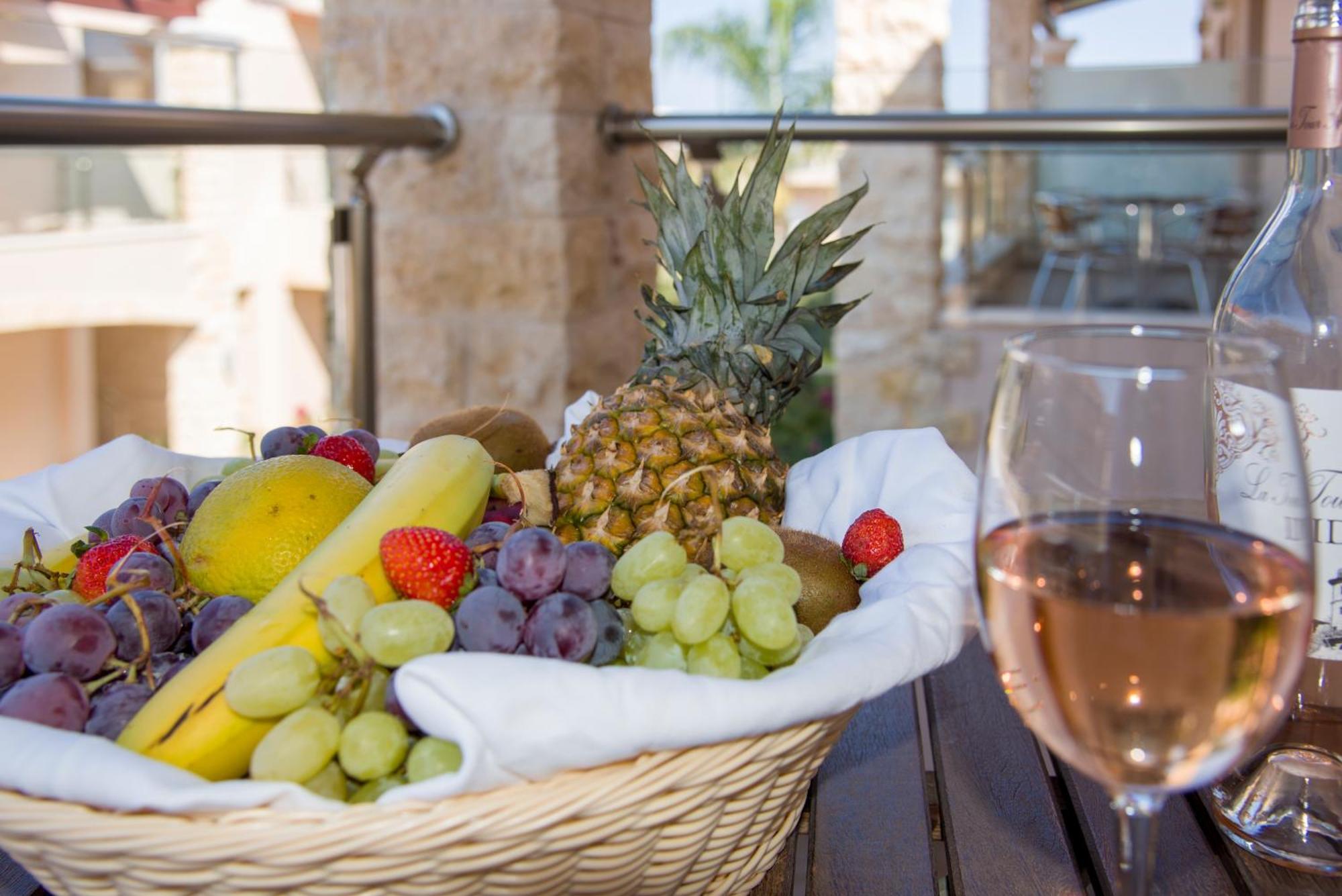 Isida Hotel Agia Marina الغرفة الصورة